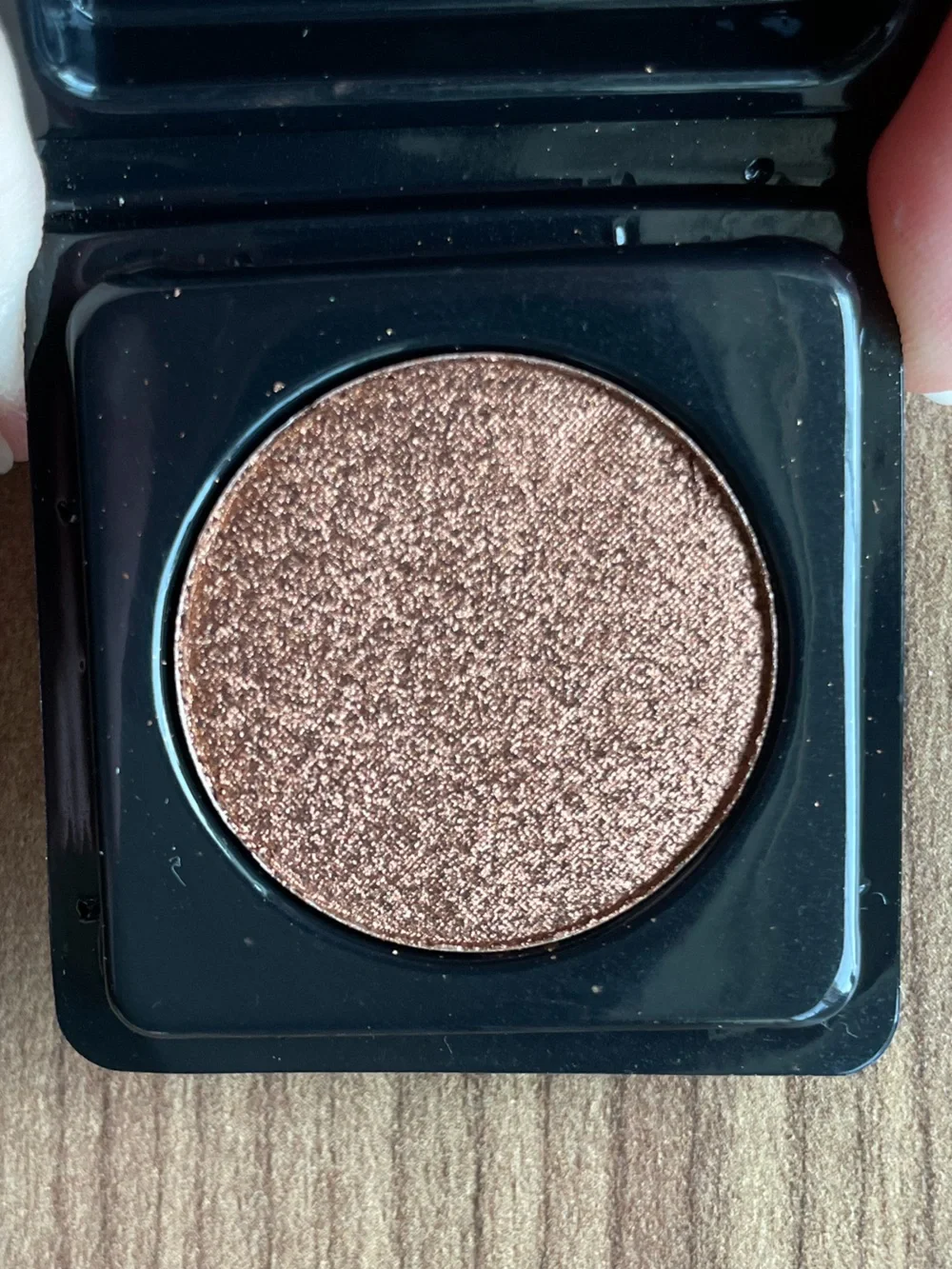 Hikari Cream Pigment Eyeshadow  “Latte”